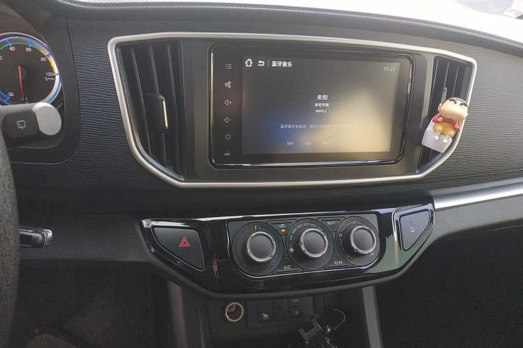 Used FORTHING Lingzhi M5 2022 Standard Edition Luxury 7-Seater Audio And AC Panel