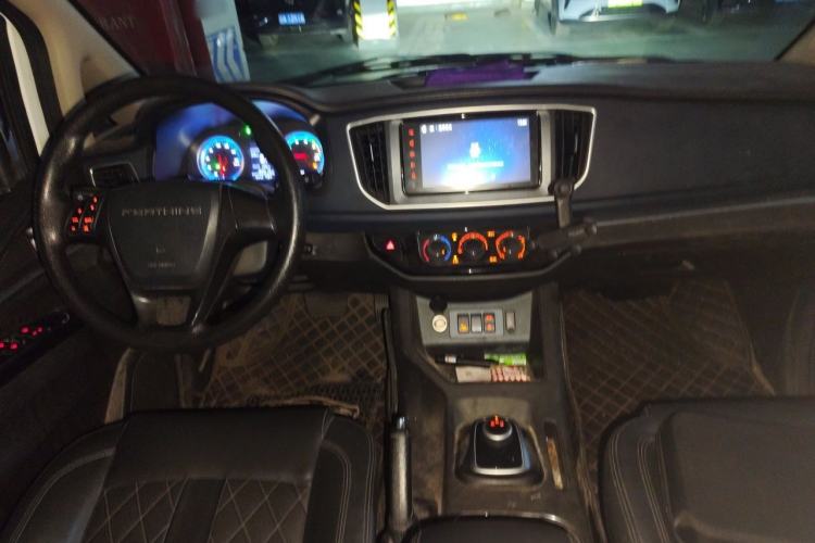 Used FORTHING Lingzhi M5 2022 Standard Edition Luxury 7-Seater Center Console