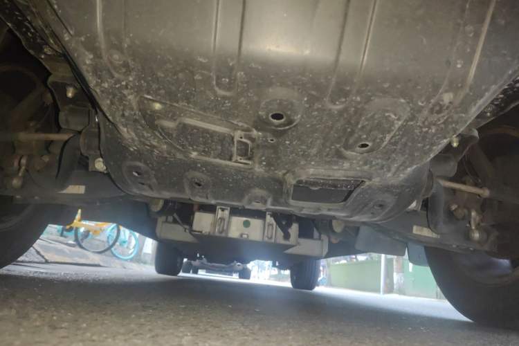 Used FORTHING Lingzhi M5 2022 Passenger Version Standard Model 9-Seater Chassis Front