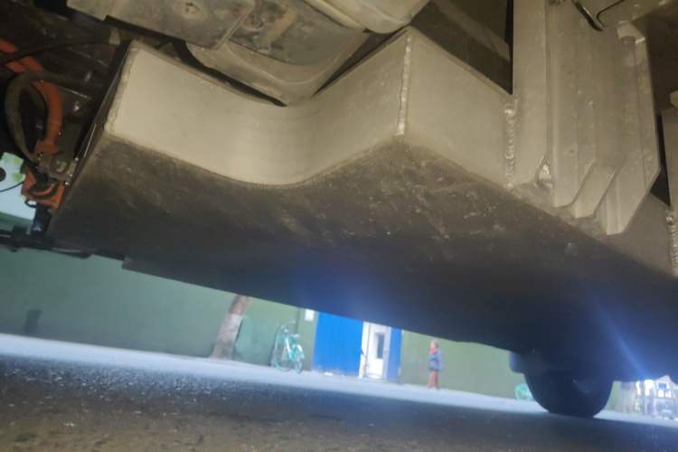 Used FORTHING Lingzhi M5 2022 Passenger Version Standard Model 9-Seater Chassis Rear Right