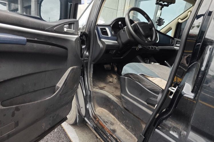 Used FORTHING Lingzhi M5 2022 Comfort Model 7 Seats Driver Seat