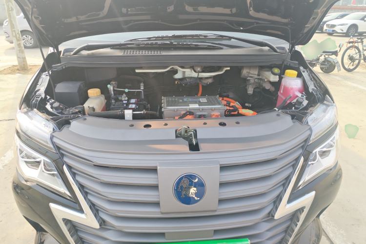 Used FORTHING Lingzhi M5 2022 Comfort Model 7 Seats Engine Bay