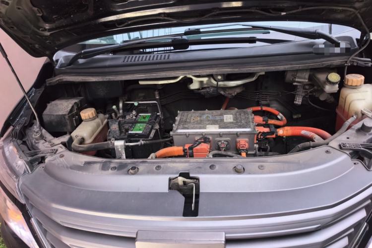 Used FORTHING Lingzhi M5 2022 Standard Edition Luxury 7-Seater Engine Bay