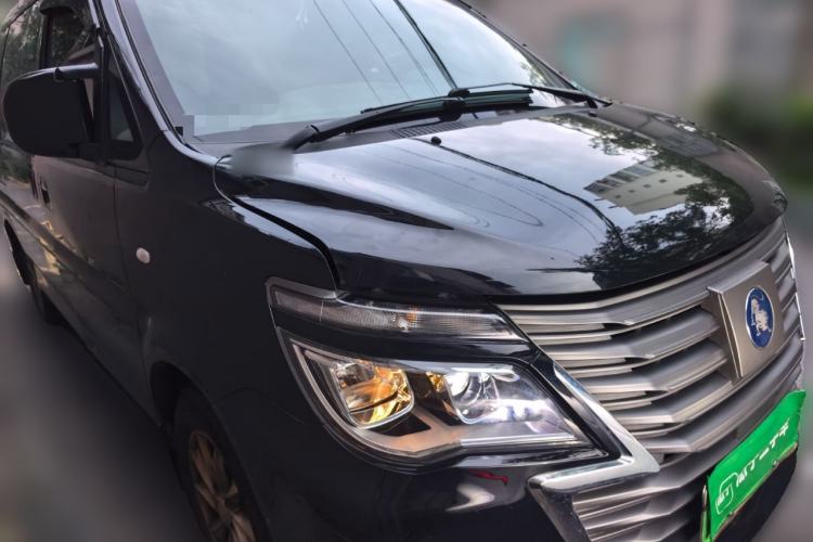 Used FORTHING Lingzhi M5 2022 Standard Edition Luxury 7-Seater Front Right 45 Deg