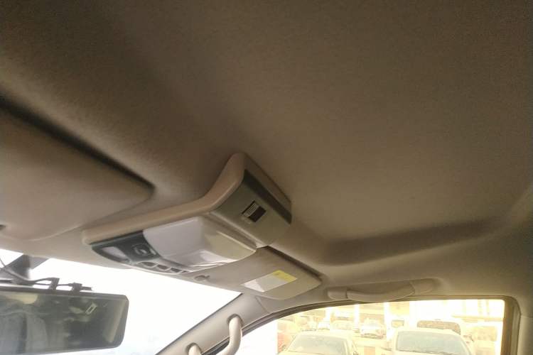 Used FORTHING Lingzhi M5 2022 Standard Edition Luxury 7-Seater Headliner