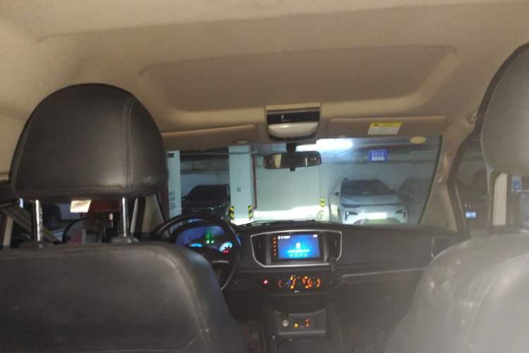 Used FORTHING Lingzhi M5 2022 Standard Edition Luxury 7-Seater Headliner