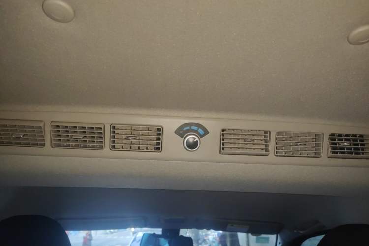 Used FORTHING Lingzhi M5 2022 Passenger Version Standard Model 9-Seater Headliner