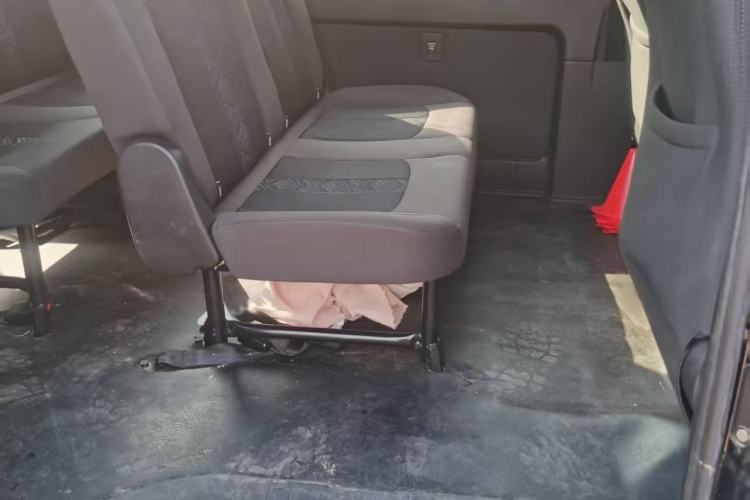 Used FORTHING Lingzhi M5 2022 Passenger Version Standard Model 9-Seater Interior 4