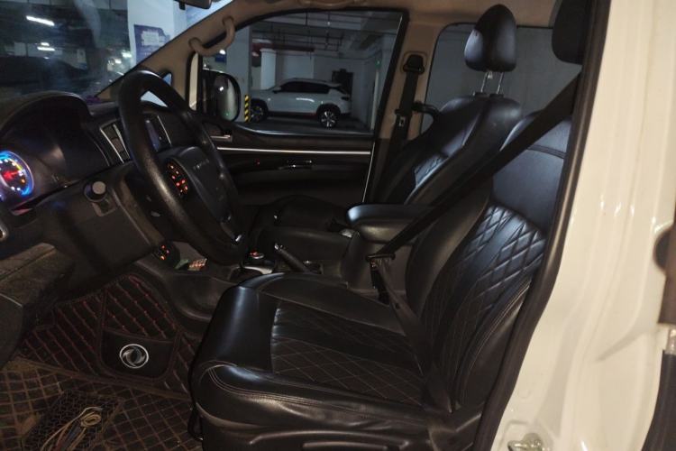 Used FORTHING Lingzhi M5 2022 Standard Edition Luxury 7-Seater Left Front Seat