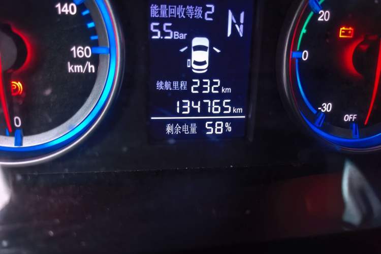 Used FORTHING Lingzhi M5 2022 Standard Edition Luxury 7-Seater Odometer Close Up