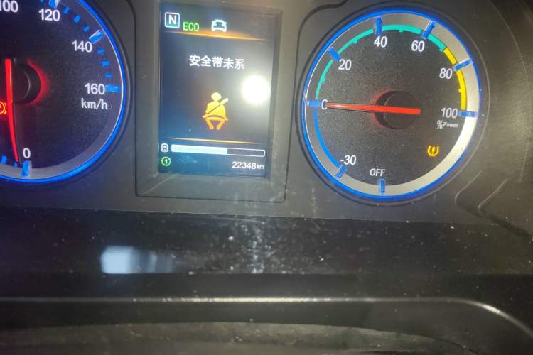 Used FORTHING Lingzhi M5 2022 Passenger Version Standard Model 9-Seater Odometer Close Up