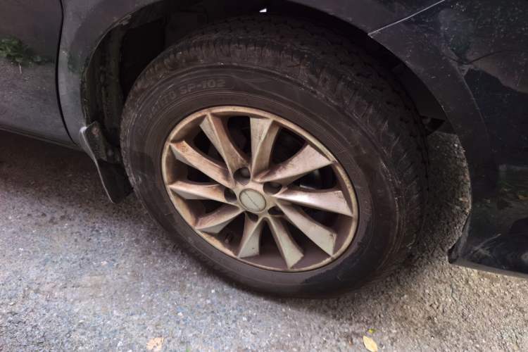 Used FORTHING Lingzhi M5 2022 Standard Edition Luxury 7-Seater Right Front Wheel Hub