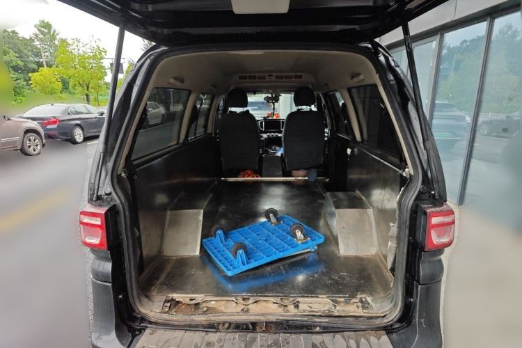 Used FORTHING Lingzhi M5 2022 Comfort Model 7 Seats Trunk