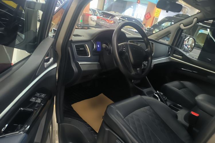 Used FORTHING Lingzhi M5 2022 Standard Edition Luxury 7-Seater Driver Seat