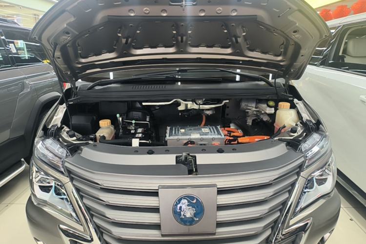 Used FORTHING Lingzhi M5 2022 Standard Edition Luxury 7-Seater Engine Bay