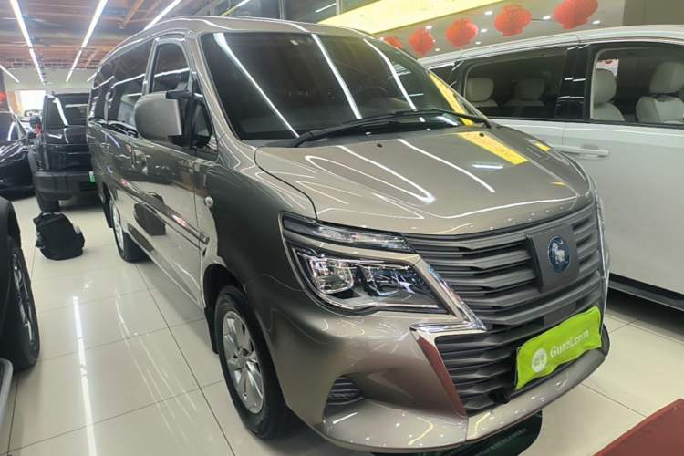 Used FORTHING Lingzhi M5 2022 Standard Edition Luxury 7-Seater Front Right 45 Deg