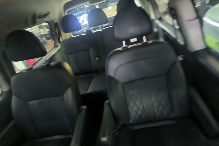 Used FORTHING Lingzhi M5 2022 Standard Edition Luxury 7-Seater Left Rear Seat