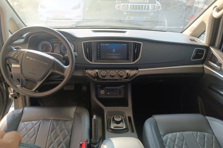 Used FORTHING Lingzhi M5 2022 Standard Edition Luxury 7-Seater Interior 2