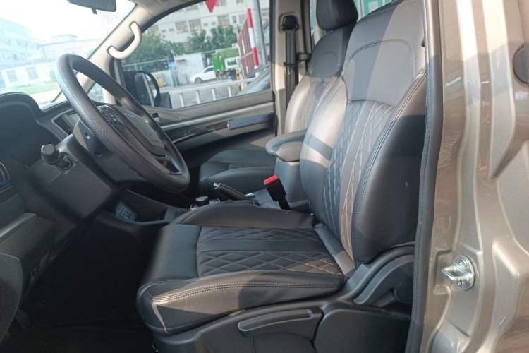 Used FORTHING Lingzhi M5 2022 Standard Edition Luxury 7-Seater Interior 4