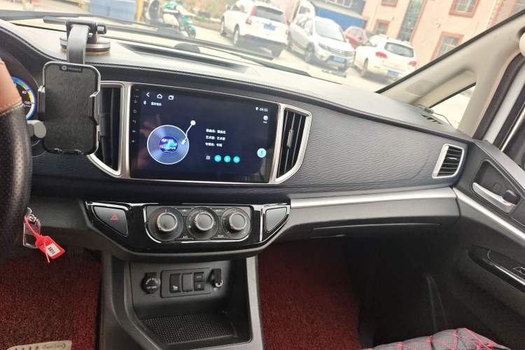 Used FORTHING Lingzhi M5 2022 Passenger Version Standard Model 7-Seater Audio And AC Panel