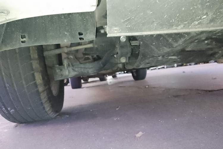 Used FORTHING Lingzhi M5 2022 Passenger Version Standard Model 9-Seater Chassis Front Right