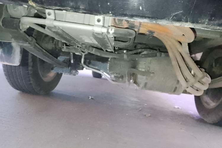 Used FORTHING Lingzhi M5 2022 Passenger Version Standard Model 9-Seater Chassis Rear
