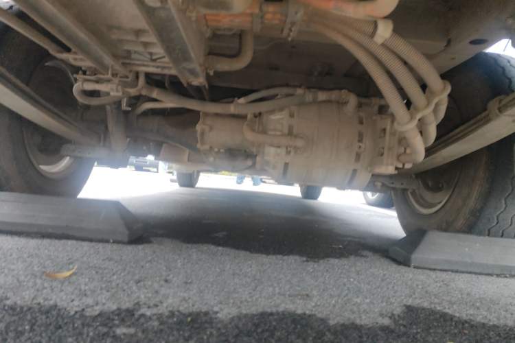 Used FORTHING Lingzhi M5 2022 Standard Version Base Model 7 Seats Chassis Rear
