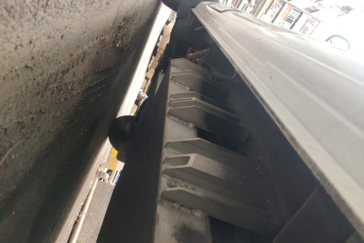 Used FORTHING Lingzhi M5 2022 Standard Version Base Model 7 Seats Chassis Rear Left
