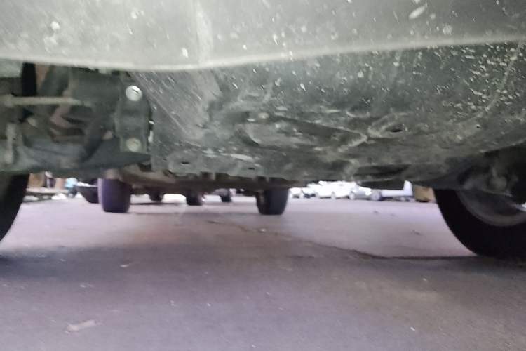 Used FORTHING Lingzhi M5 2022 Passenger Version Standard Model 9-Seater Chassis Rear Right