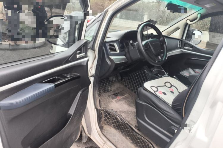 Used FORTHING Lingzhi M5 2022 Standard Version Base Model 7 Seats Driver Seat