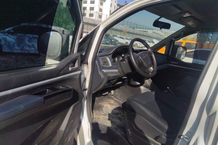 Used FORTHING Lingzhi M5 2022 Comfort Model 7 Seats Driver Seat