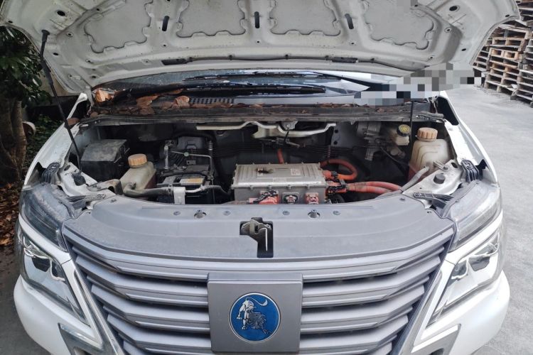 Used FORTHING Lingzhi M5 2022 Standard Edition Luxury 7-Seater Engine Bay