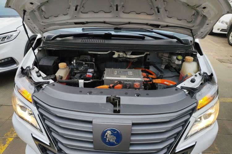 Used FORTHING Lingzhi M5 2022 Comfort Model 7 Seats Engine Bay