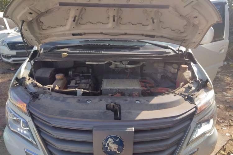Used FORTHING Lingzhi M5 2022 Comfort Model 7 Seats Engine Bay