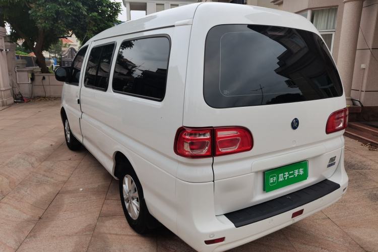 Used FORTHING Lingzhi M5 2022 Standard Version Base Model 7 Seats Exterior 2