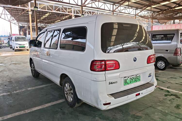 Used FORTHING Lingzhi M5 2022 Standard Version Base Model 7 Seats Exterior 2
