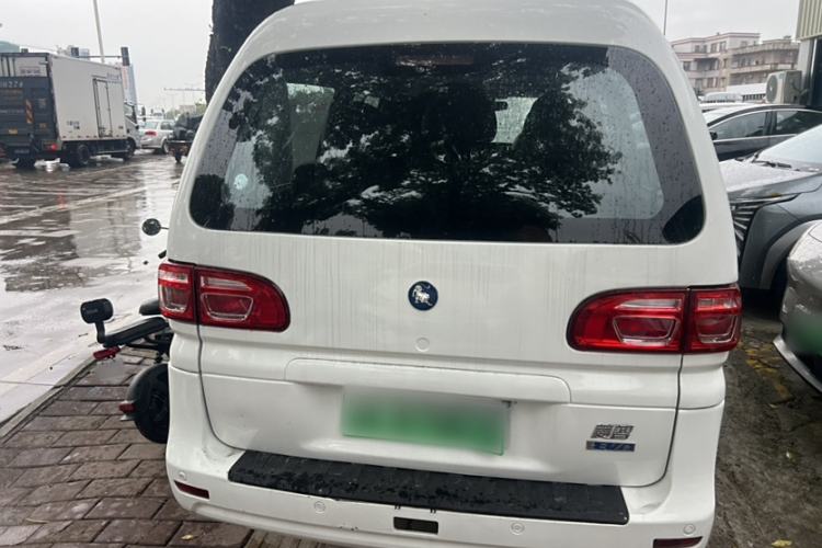 Used FORTHING Lingzhi M5 2022 Standard Version Base Model 7 Seats Exterior 4