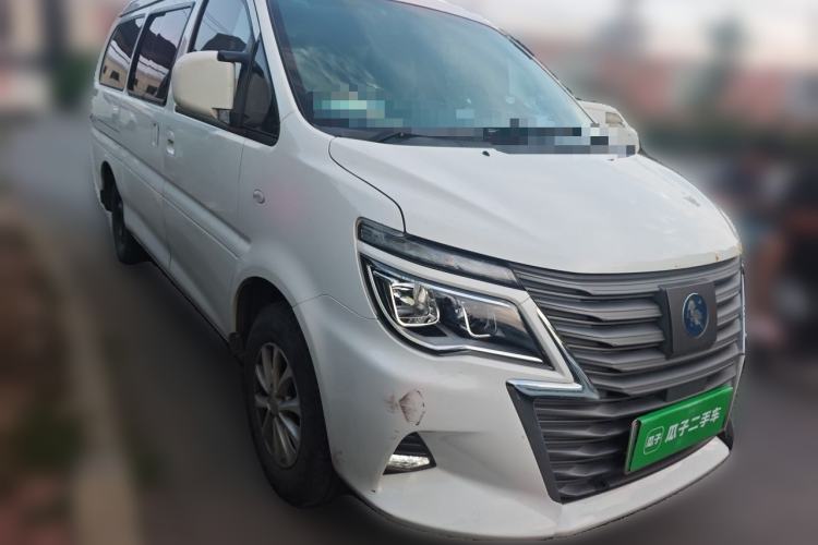 Used FORTHING Lingzhi M5 2022 Standard Edition Basic Model 9-Seater Front Right 45 Deg