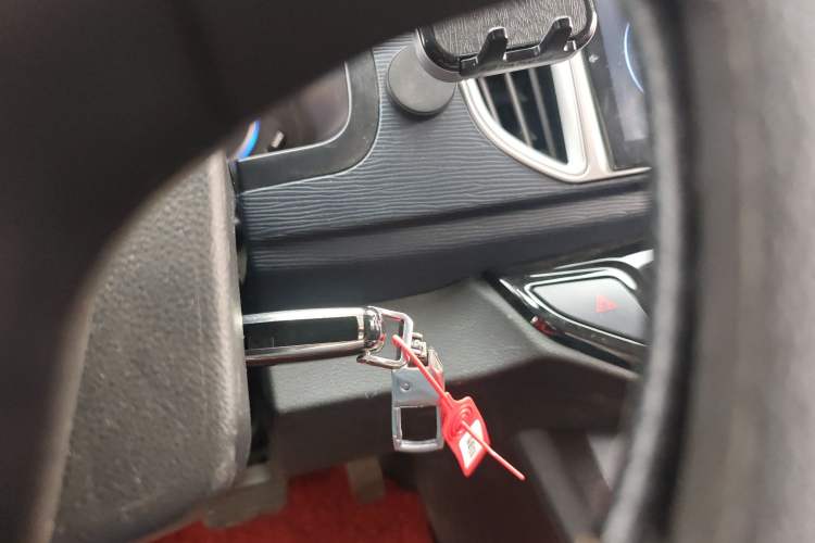 Used FORTHING Lingzhi M5 2022 Passenger Version Standard Model 7-Seater Interior 1