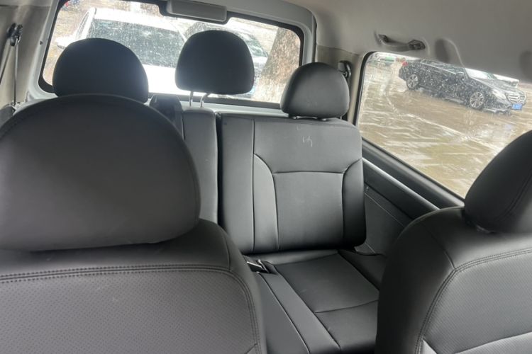 Used FORTHING Lingzhi M5 2022 Standard Version Base Model 7 Seats Interior 2