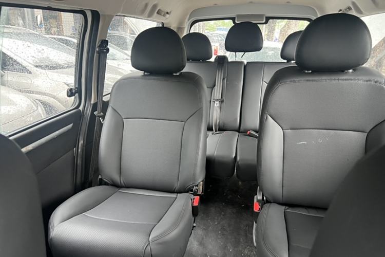 Used FORTHING Lingzhi M5 2022 Standard Version Base Model 7 Seats Interior 4