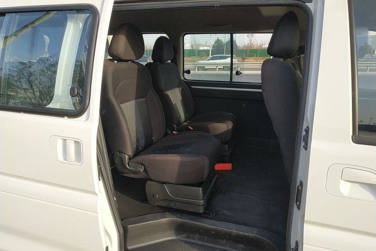 Used FORTHING Lingzhi M5 2022 Standard Version Base Model 7 Seats Interior 4