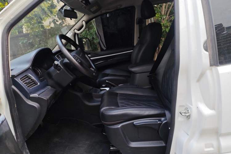 Used FORTHING Lingzhi M5 2022 Standard Edition Luxury 7-Seater Left Front Seat