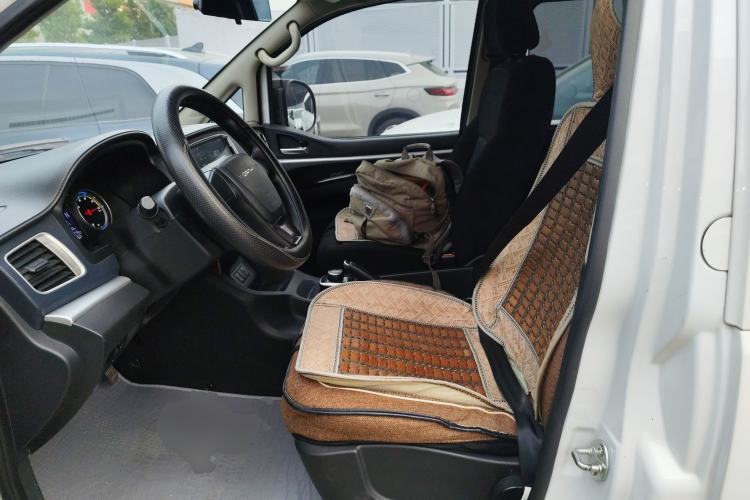 Used FORTHING Lingzhi M5 2022 Comfort Model 7 Seats Left Front Seat