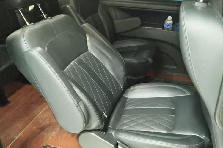 Used FORTHING Lingzhi M5 2022 Standard Edition Luxury 7-Seater Left Rear Seat