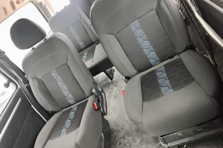 Used FORTHING Lingzhi M5 2022 Standard Version Base Model 7 Seats Left Rear Seat
