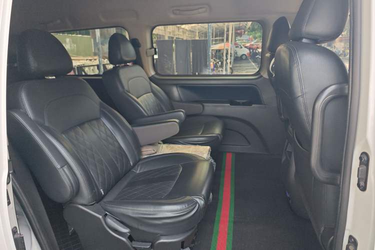 Used FORTHING Lingzhi M5 2022 Passenger Version Luxury Model 7 Seats Left Rear Seat