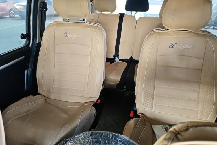 Used FORTHING Lingzhi M5 2022 Standard Version Base Model 7 Seats Left Rear Seat