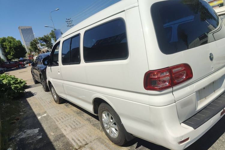 Used FORTHING Lingzhi M5 2022 Standard Version Base Model 7 Seats Left Side