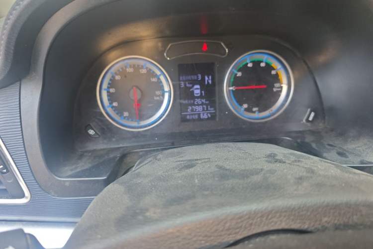 Used FORTHING Lingzhi M5 2022 Standard Edition Luxury 7-Seater Odometer Close Up